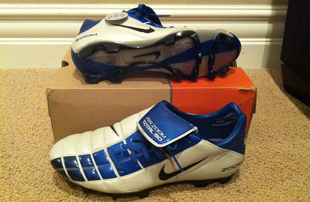 nike football shoes under 2000
