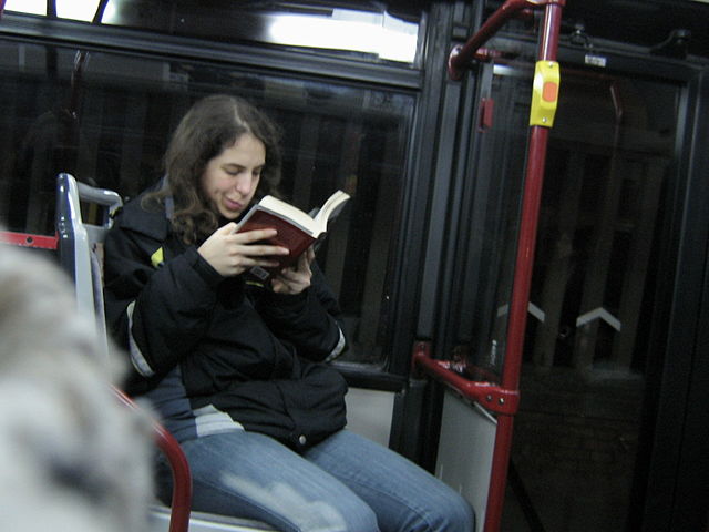 640px-On_Bus_Reading